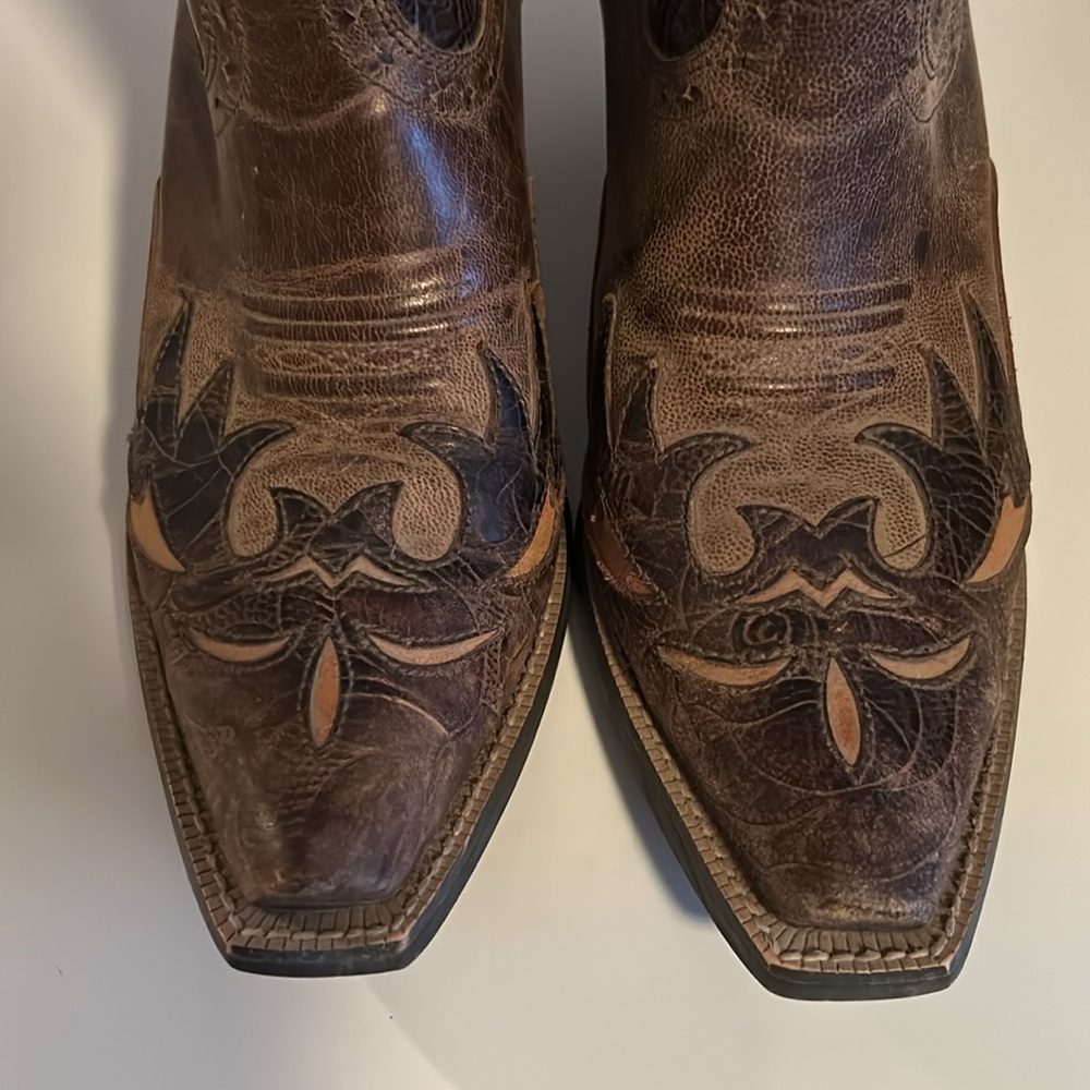 Ariat Cowboy Boots. Women’s size 8.5 - Picture 4 of 7